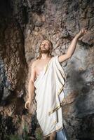 Jesús Cristo en el cueva durante Pascua de Resurrección foto