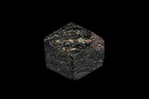almandina mineral cubo macro foto
