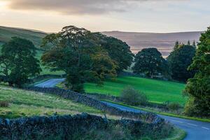 escénico foto de el campo carreteras en Yorkshire