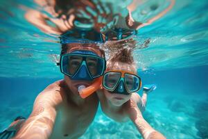 ai generado submarino foto de un padre y hijo snorkel en el mar.