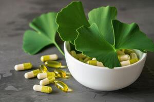 ai generado culantrillo o gingko biloba hojas y pastillas para cerebro, memoria. curación planta en chino medicina foto