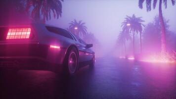 auto equitazione a nebbioso strada con paesaggio synthwave sfondo ciclo continuo video