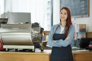 comienzo arriba de empresa, mujer líder el nuevo empresa seguro de sí mismo foto