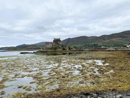 Escocia en el Reino Unido en 31 agosto 2021. un ver de eilean doona castillo foto