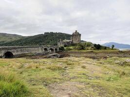 Escocia en el Reino Unido en 31 agosto 2021. un ver de eilean doona castillo foto