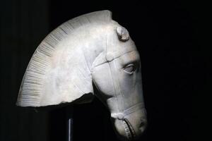 Estanbul, Turquía - enero 7 7 2024 - Estanbul arqueológico museo caballo cabeza foto