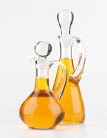 vegetal petróleo vaso botella aislado en blanco antecedentes foto
