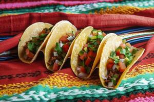 ai generado mexicano tacos con carne de res, Tomates, cebollas y otros en blanco antecedentes foto