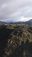Vertikale Video von Berge Hintergrund