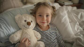 ai generado niño en a rayas pijama acostado en cama participación un osito de peluche oso, mirando contento y acogedor. foto