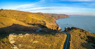 California viaje de radio. autopista 1 aéreo panorama a puesta de sol. muir bosque, san francisco foto