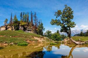 indio himalaya paisaje en Himalaya foto