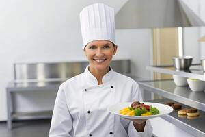 ai generado sonriente cocinero en su cocina foto