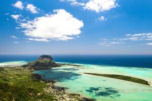 aves ojo ver de montar le morne brabante en el isla de Mauricio foto