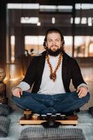 The tea master is preparing to hold a tea ceremony in the interior photo