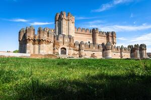 coca castillo castillo Delaware coca es un fortificación construido en el 15 siglo y es situado en coca, en segovia provincia, castilla y León, España foto