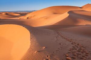 Desierto duna a ergio chebbi cerca merzouga en Marruecos. foto