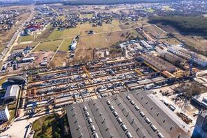 aéreo ver desde encima de industrial edificios, almacenes o fábrica almacenamientos o logístico empresa foto