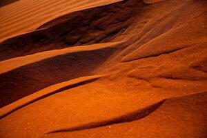 cauce Ron Desierto en Jordán. en el puesta de sol. panorama de hermosa arena modelo en el duna. Desierto paisaje en Jordán. foto