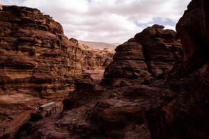 belleza de rocas y antiguo arquitectura en petra, Jordán. antiguo templo en petra, Jordán. foto