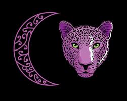 camiseta ilustración de un leopardo cabeza y un creciente con Violeta colores en un negro antecedentes. vector