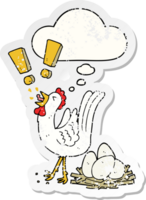 dibujos animados pollo tendido huevo con pensamiento burbuja como un afligido desgastado pegatina png