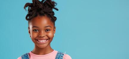 ai generado deportivo un grande sonrisa, un africano americano niña es vestido en un rosado camisa y un azul mezclilla saltador, perfectamente complementando el ligero azul antecedentes. foto