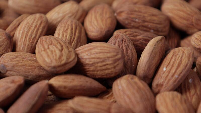 Mandel, Nuss Essen, Nahansicht von Mandeln 40077536 Stock-Video bei Vecteezy