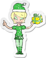 adesivo retrô angustiado de uma mulher de desenho animado com presente de natal png