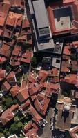 vertical vídeo cidade do Coimbra dentro Portugal aéreo Visão video