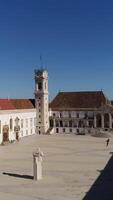 vertical vídeo universidade do Coimbra dentro Portugal aéreo Visão video