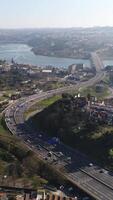 Vertikale Video Stadt der Verkehr von Porto, Portugal