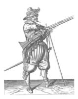 soldado en reloj con un mosquete tomando su mecha, Clásico ilustración. foto