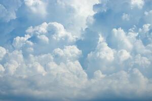 nube blanca en el cielo foto