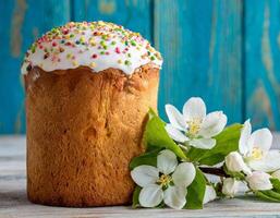 Easter egg panettone bread cake background Happy easter spring holiday tulip photo