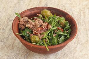 Salad with tuna and rucola photo