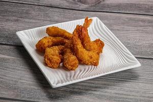 Delicous crispy shrimps appetizer snack photo