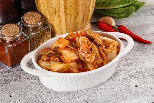 coreano cocina fermentado repollo kimchi foto