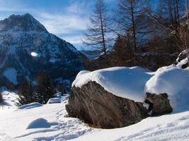 a snowy mountain photo