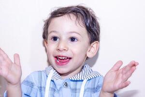 retrato de un chico, retrato de un niño, retrato de un linda niño, retrato de un pequeño chico foto