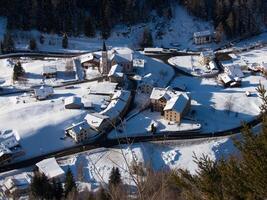 a snowy mountain photo