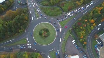 antenn se av luton stad av England under solnedgång. video