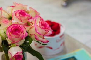 bouquet of pink roses in office photo