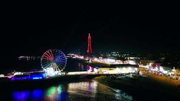 escénico ver de el muelle a noche en Blackpool video