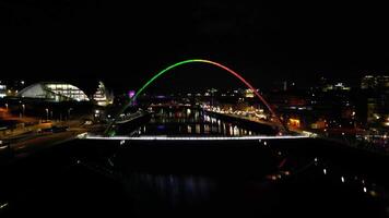 panoramico metraggio di il ponte nel Newcastle su tyne video