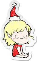contento mano dibujado afligido pegatina dibujos animados de un duende niña vistiendo Papa Noel sombrero png