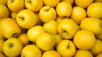 ai generado un pila de amarillo manzanas sentado siguiente a cada otro foto