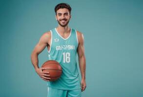 ai generado un baloncesto jugador en verde azulado ropa de deporte sostiene el pelota, Listo para el juego con un confidente sonrisa. foto