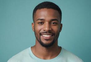 ai generado un hombre en un ligero verde azulado camiseta con un simpático sonrisa, retratar casual estilo y accesibilidad. foto