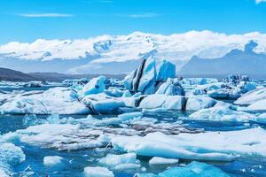 ver de congelado jokulsarlon glacial laguna en verano día en Islandia. foto